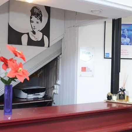 Aux Armes De Belgique 酒店