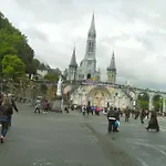 Aux Armes De Belgique 2* Lourdes