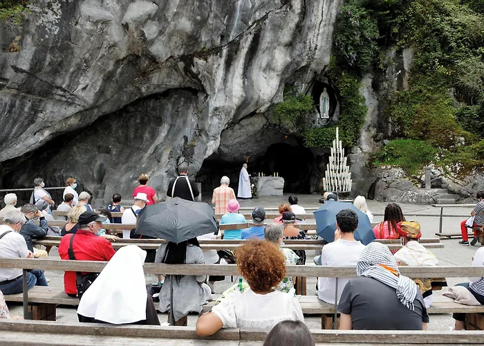 ホテル Aux Armes De Belgique 2*